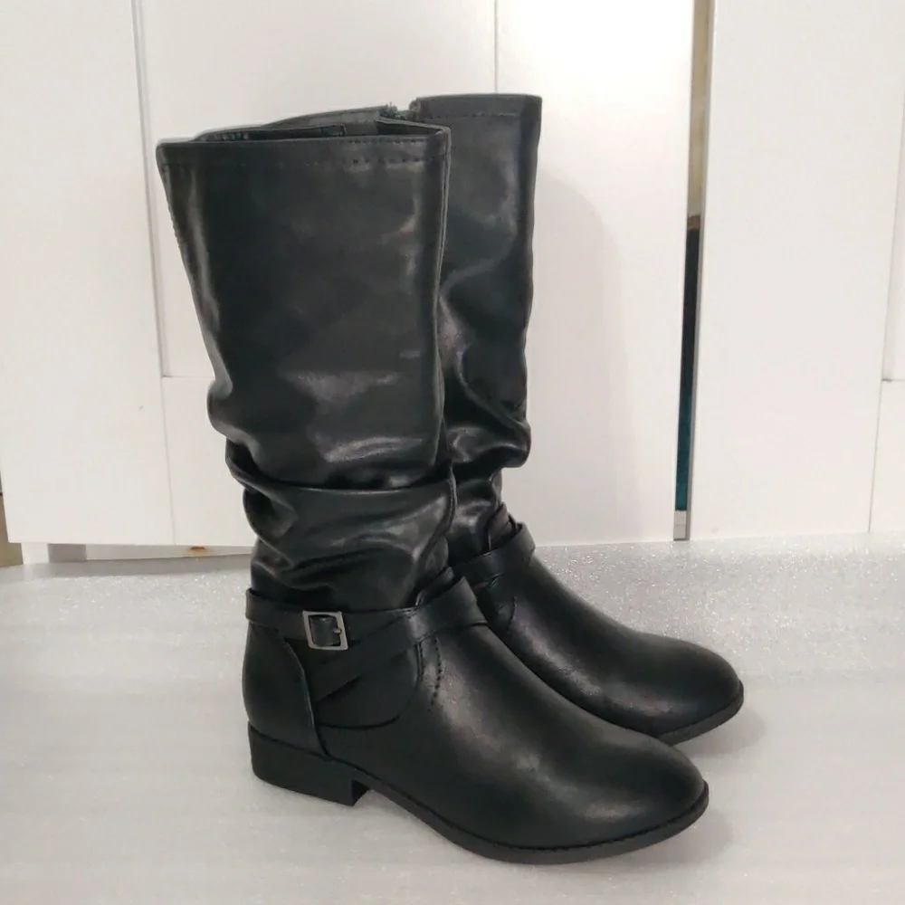 Sarah Jayne girl boots size 9 Toddler  color black